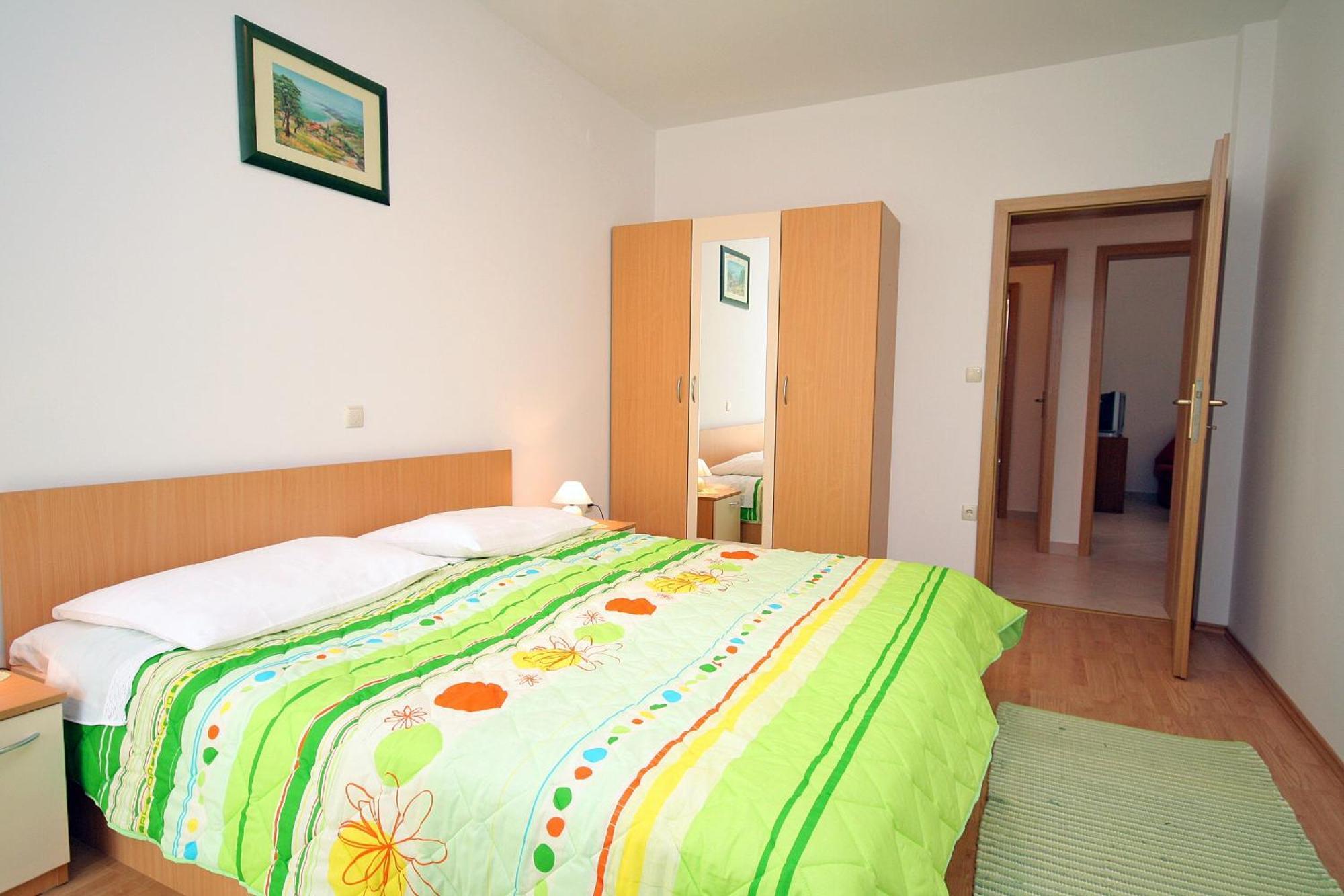 Apartments With A Parking Space Palit, Rab - 5028 Bilik gambar